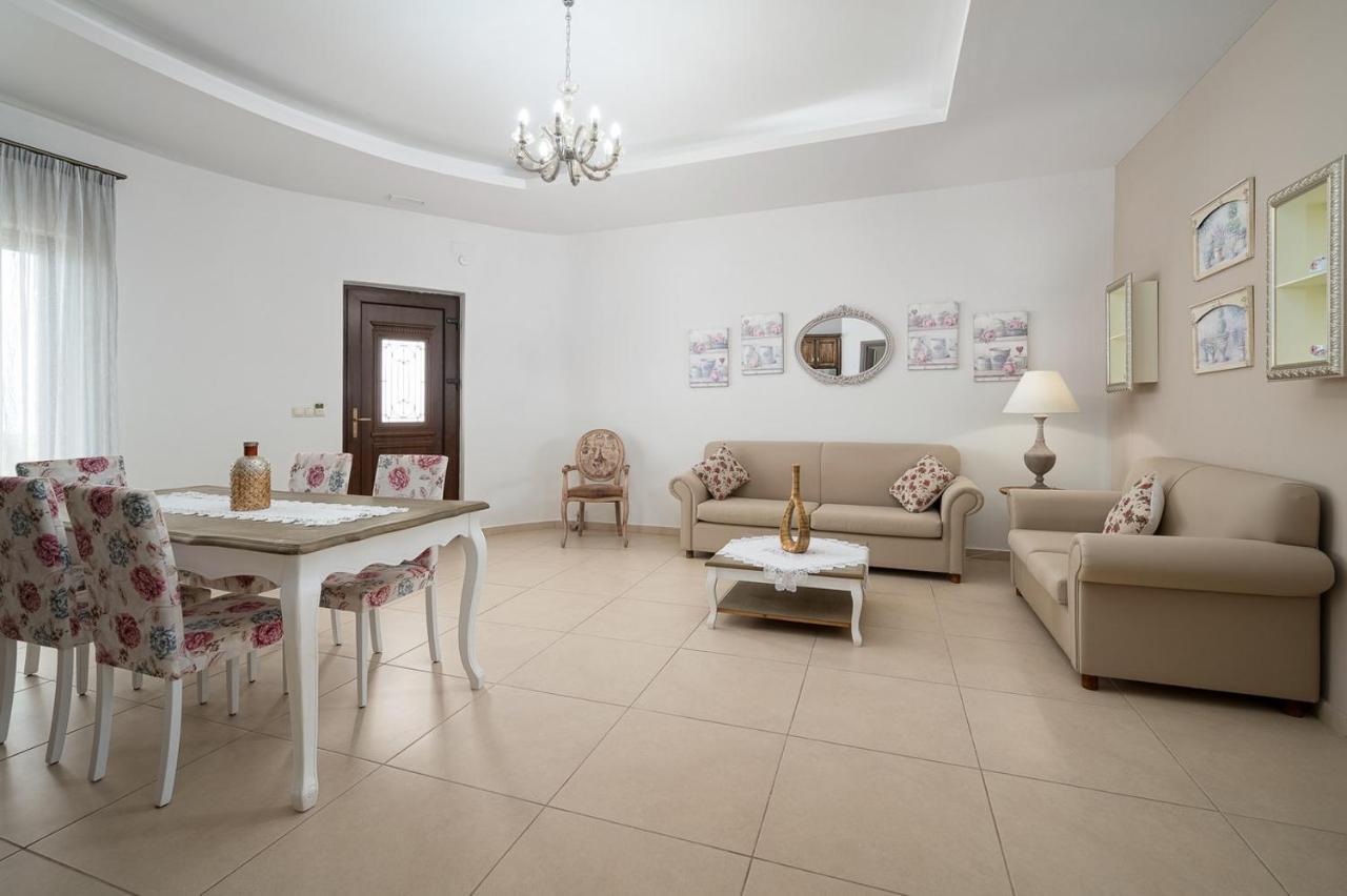 Orelia Cretan Deluxe Apartments Kamilari Ngoại thất bức ảnh